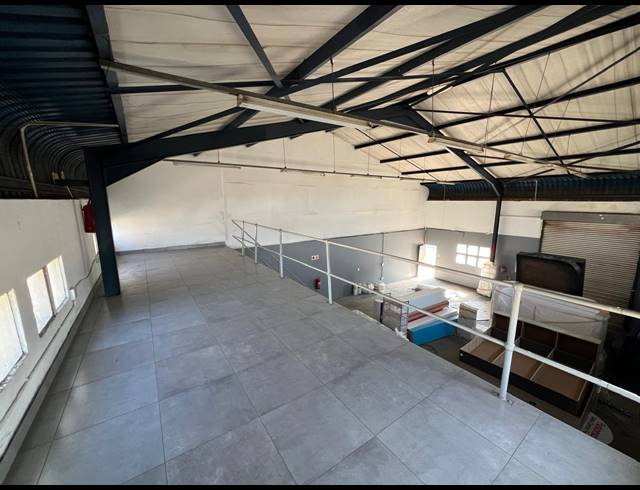 190M² WAREHOUSE TO LET IN LASER PARK
